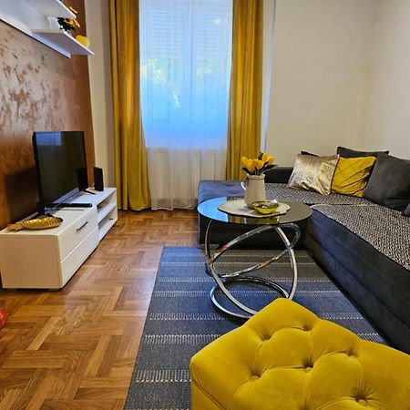 Apartman Sunflower Сремска Митровица Екстериор снимка