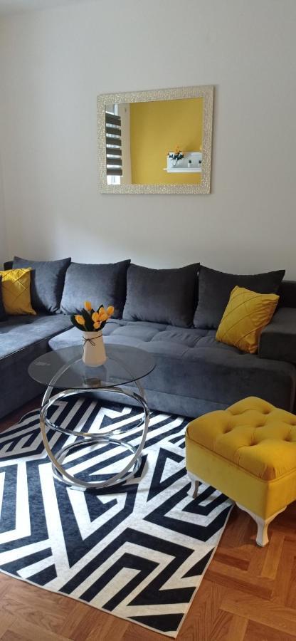 Apartman Sunflower Сремска Митровица Екстериор снимка