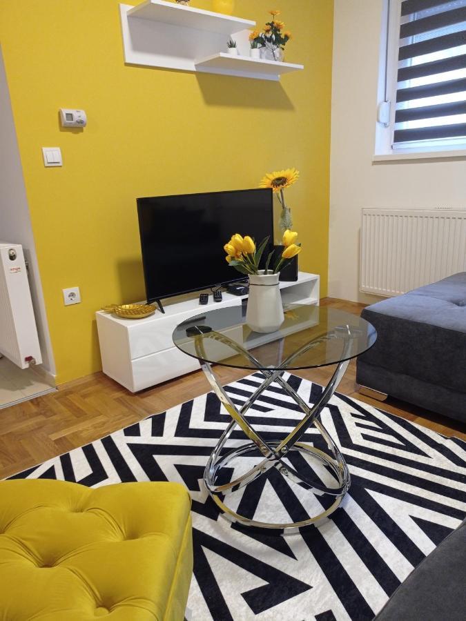Apartman Sunflower Сремска Митровица Екстериор снимка