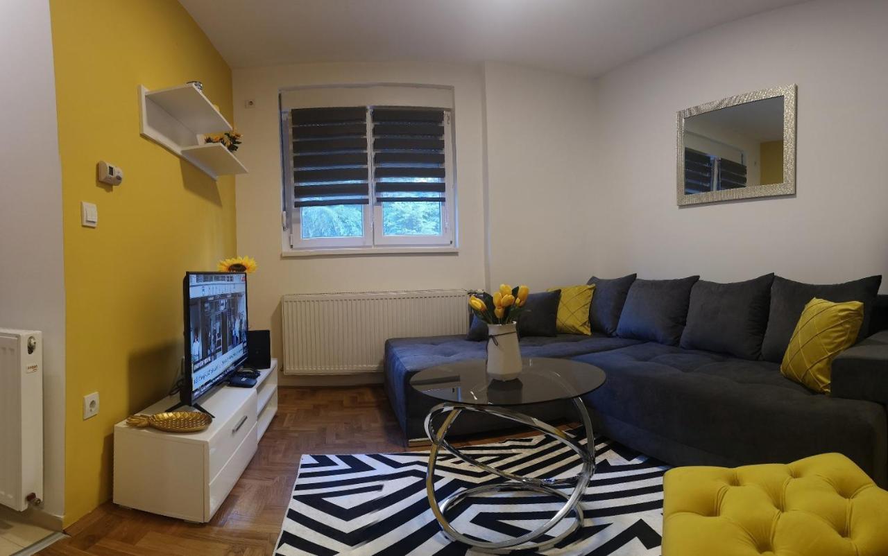 Apartman Sunflower Сремска Митровица Екстериор снимка