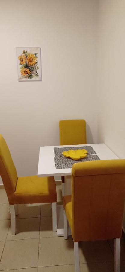 Apartman Sunflower Сремска Митровица Екстериор снимка
