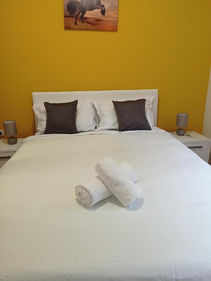 Apartman Sunflower Сремска Митровица Екстериор снимка