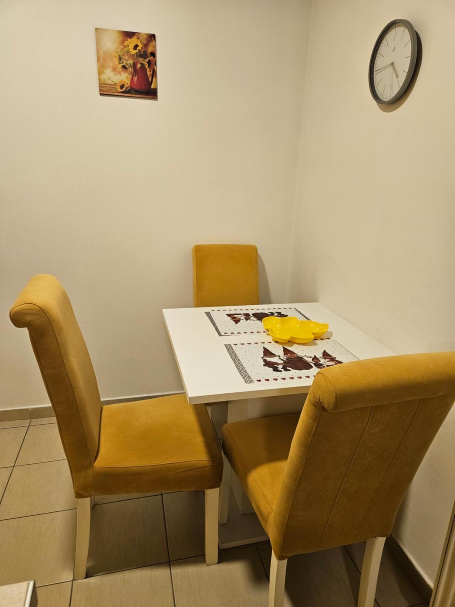 Apartman Sunflower Сремска Митровица Екстериор снимка